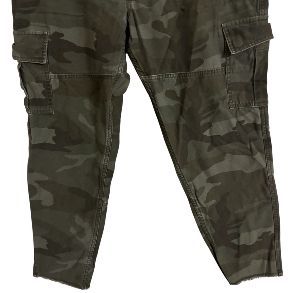 Abercrombie & Fitch Women’s Camo Cargo Jeans - Olive Green - Picture 2 of 8